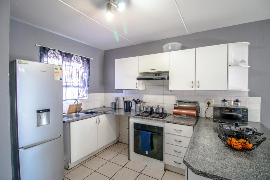 2 Bedroom Property for Sale in Vorna Valley Gauteng