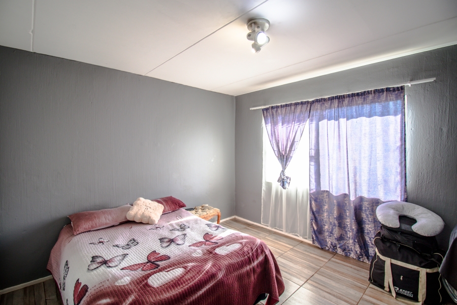 2 Bedroom Property for Sale in Vorna Valley Gauteng