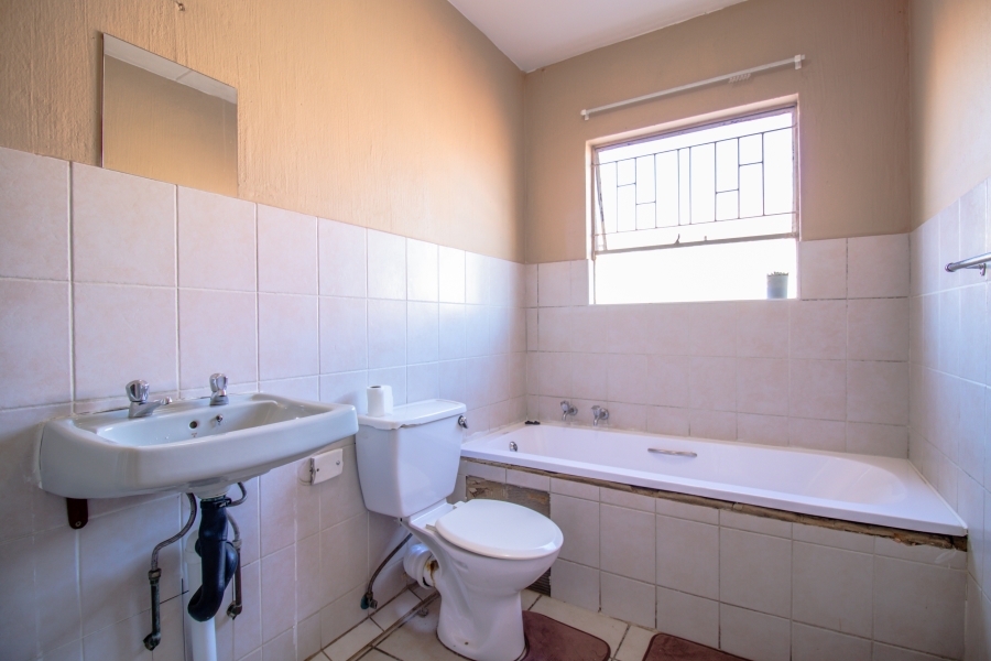 2 Bedroom Property for Sale in Vorna Valley Gauteng