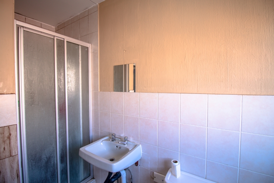 2 Bedroom Property for Sale in Vorna Valley Gauteng