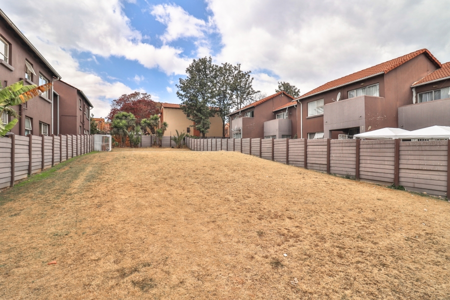 2 Bedroom Property for Sale in Vorna Valley Gauteng