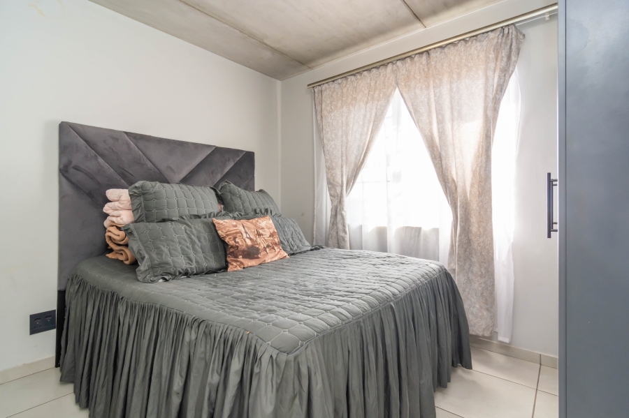 2 Bedroom Property for Sale in Fleurhof Gauteng