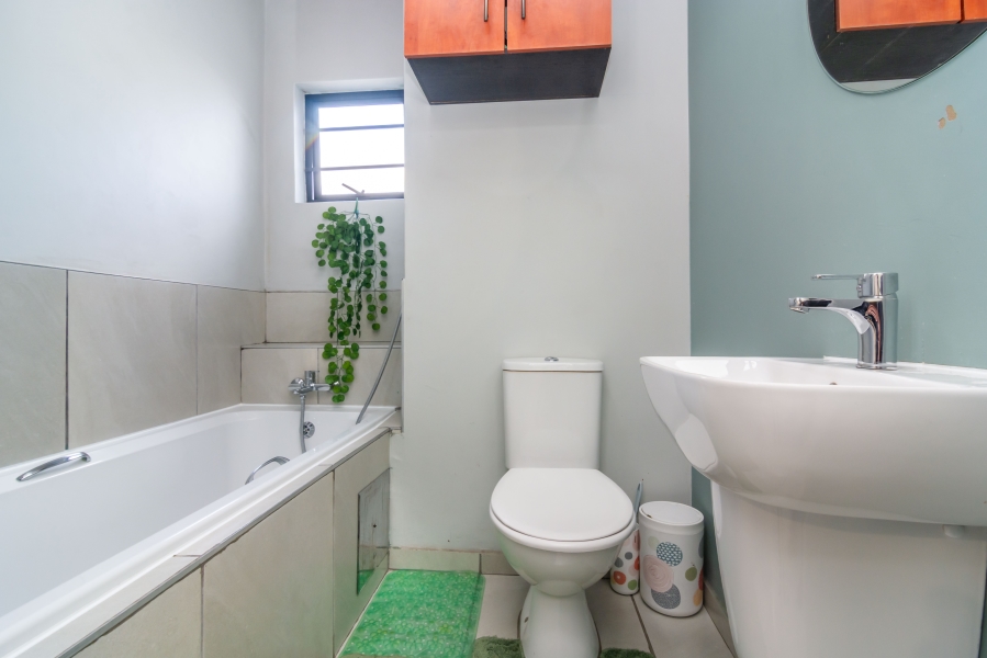 2 Bedroom Property for Sale in Fleurhof Gauteng