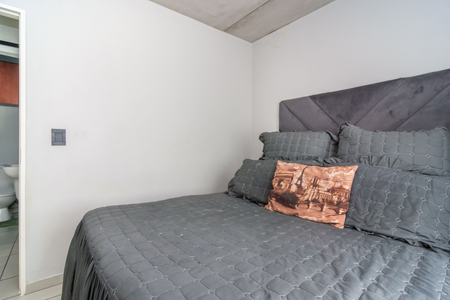 2 Bedroom Property for Sale in Fleurhof Gauteng
