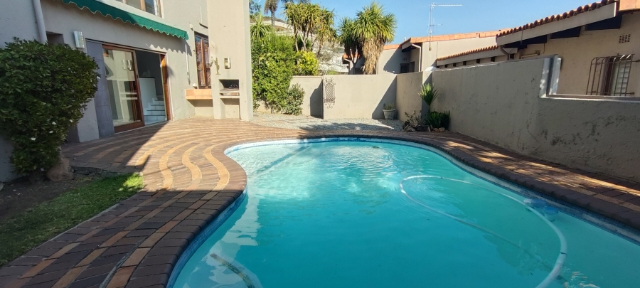To Let 4 Bedroom Property for Rent in Bedford Park Gauteng