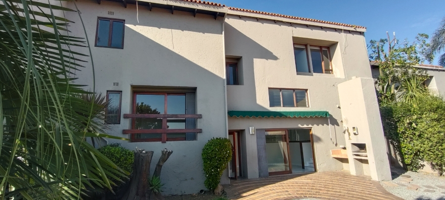 To Let 4 Bedroom Property for Rent in Bedford Park Gauteng