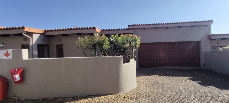 To Let 4 Bedroom Property for Rent in Bedford Park Gauteng