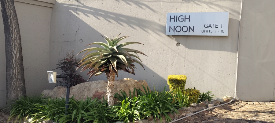 To Let 4 Bedroom Property for Rent in Bedford Park Gauteng