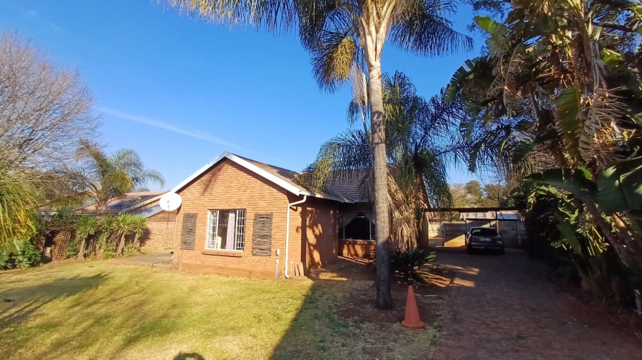 To Let 2 Bedroom Property for Rent in Lyttelton Manor Gauteng