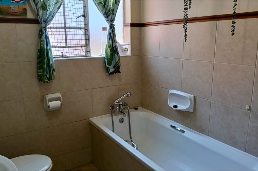 2 Bedroom Property for Sale in Die Hoewes Gauteng
