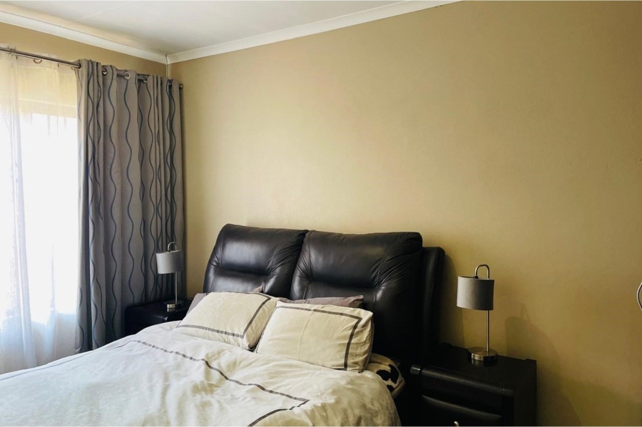 4 Bedroom Property for Sale in Noordwyk Gauteng