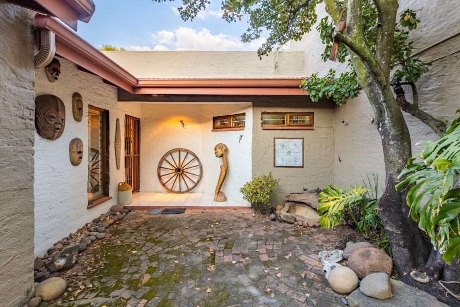 5 Bedroom Property for Sale in Lonehill Gauteng