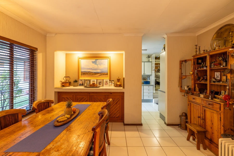 5 Bedroom Property for Sale in Lonehill Gauteng