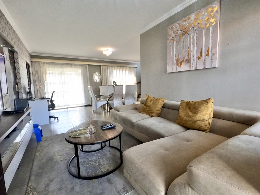 3 Bedroom Property for Sale in Halfway House Gauteng