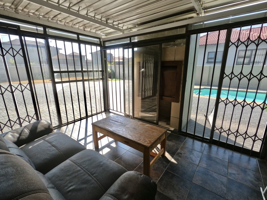 3 Bedroom Property for Sale in Halfway House Gauteng