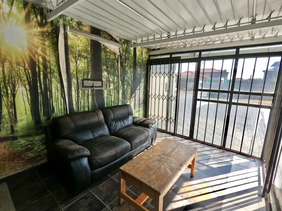 3 Bedroom Property for Sale in Halfway House Gauteng