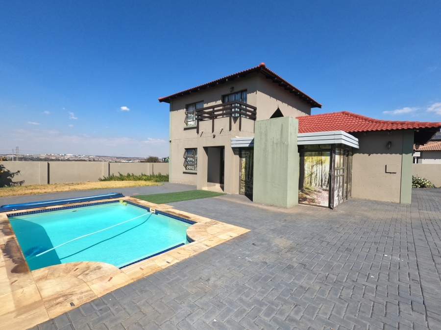 3 Bedroom Property for Sale in Halfway House Gauteng