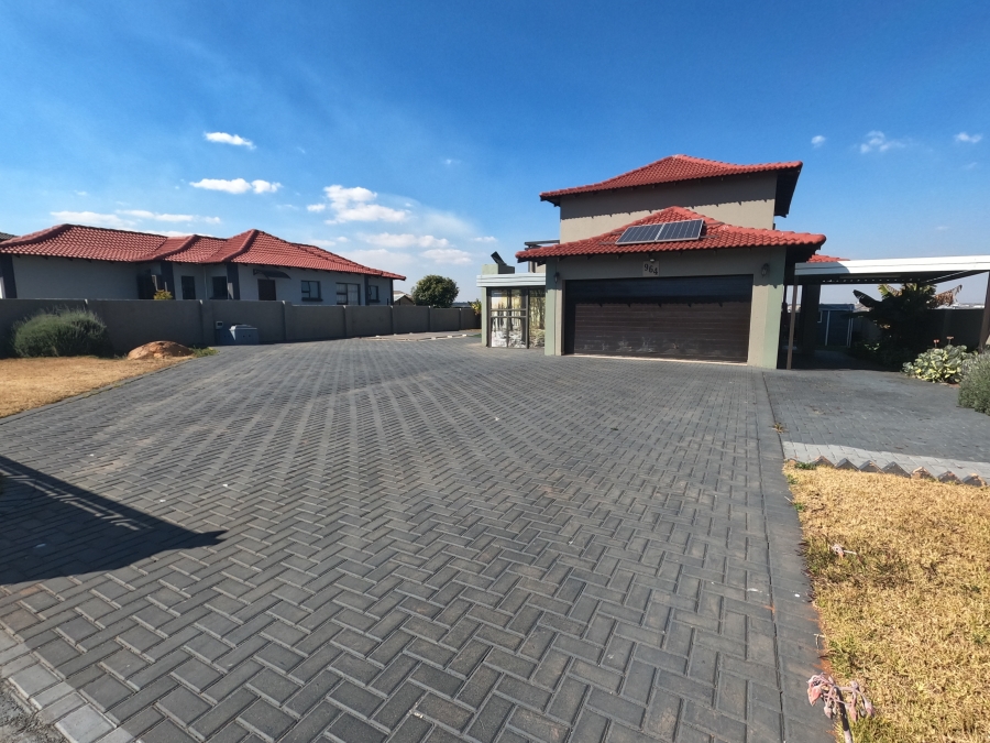 3 Bedroom Property for Sale in Halfway House Gauteng