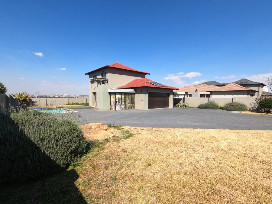 3 Bedroom Property for Sale in Halfway House Gauteng