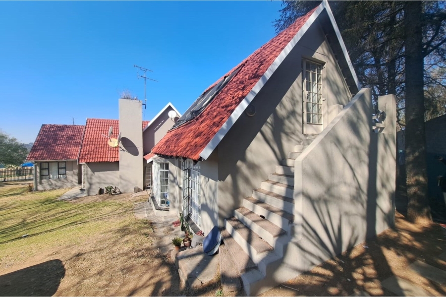 11 Bedroom Property for Sale in Buccleuch Gauteng