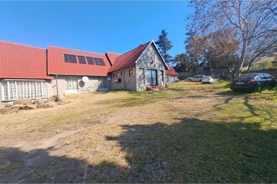 11 Bedroom Property for Sale in Buccleuch Gauteng
