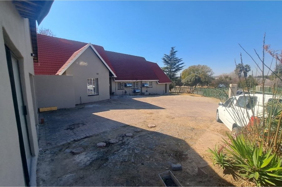 11 Bedroom Property for Sale in Buccleuch Gauteng