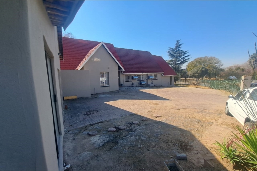 11 Bedroom Property for Sale in Buccleuch Gauteng