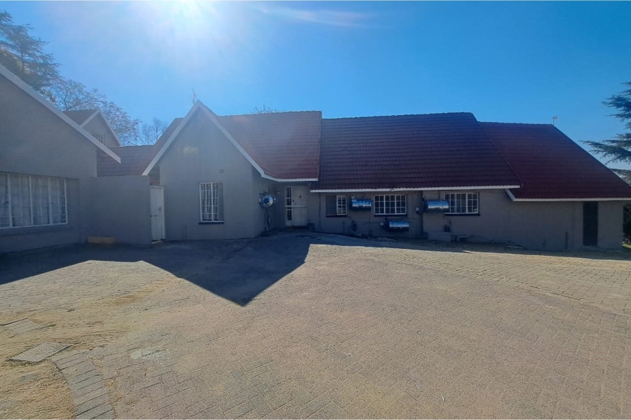 11 Bedroom Property for Sale in Buccleuch Gauteng