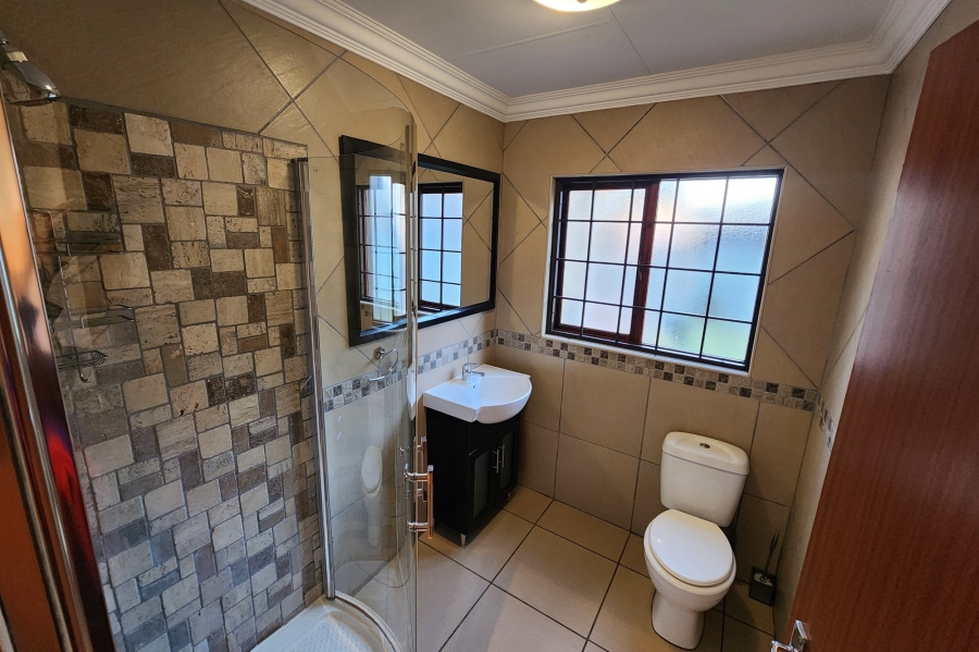 To Let 5 Bedroom Property for Rent in La Como Lifestyle Estate Gauteng
