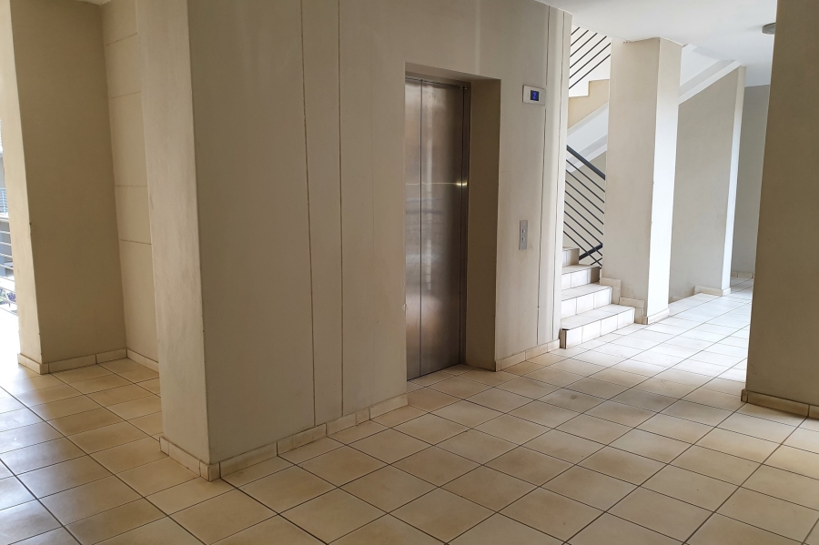 1 Bedroom Property for Sale in North Riding Gauteng