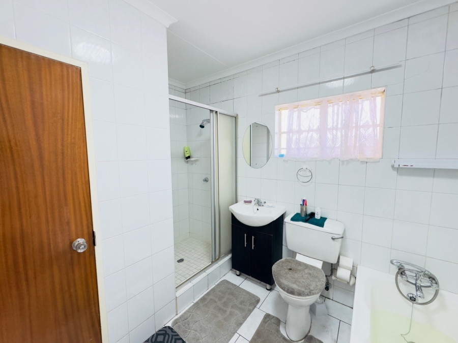 1 Bedroom Property for Sale in Elspark Gauteng
