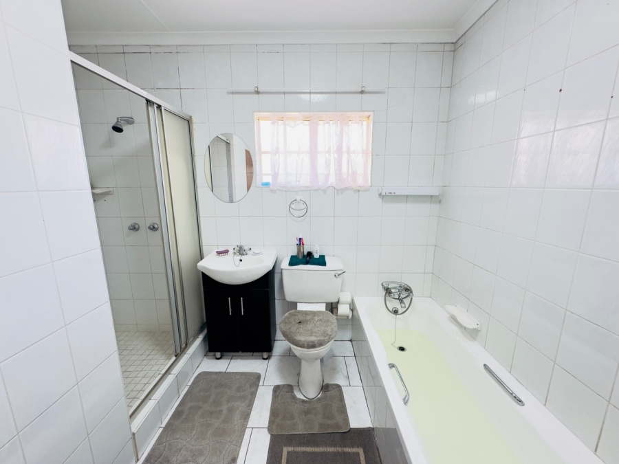 1 Bedroom Property for Sale in Elspark Gauteng
