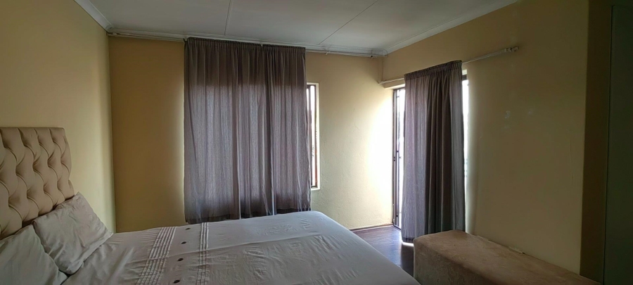 2 Bedroom Property for Sale in Mondeor Gauteng