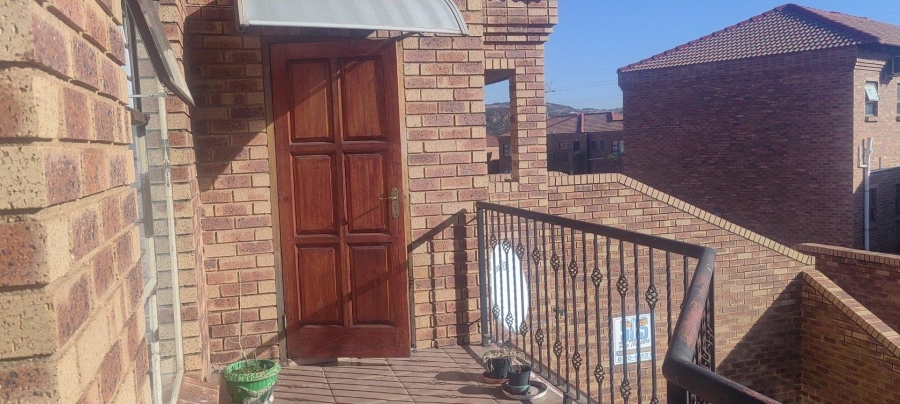 2 Bedroom Property for Sale in Liefde en Vrede Gauteng