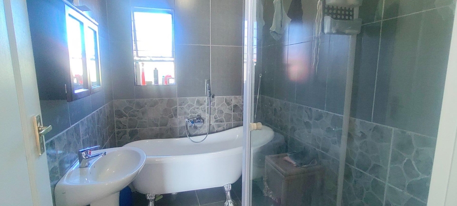 2 Bedroom Property for Sale in Liefde en Vrede Gauteng