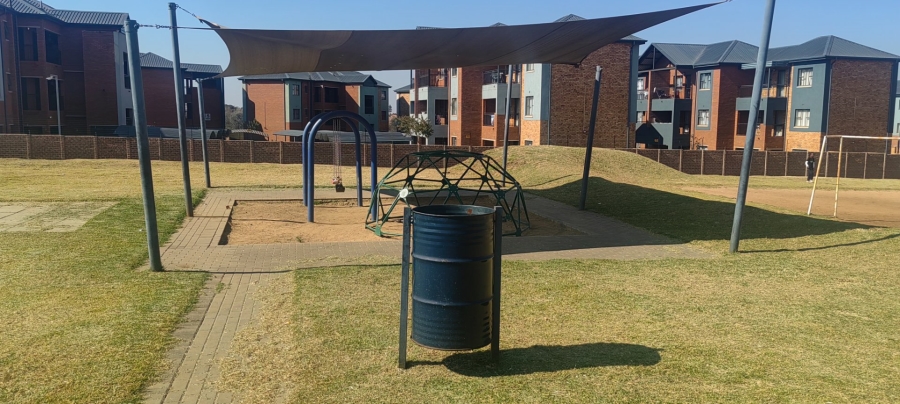 2 Bedroom Property for Sale in Olifantsvlei Gauteng