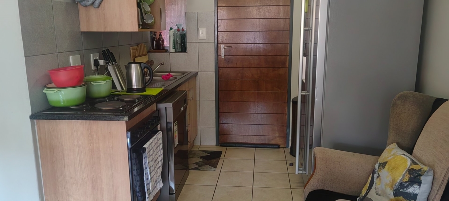 2 Bedroom Property for Sale in Olifantsvlei Gauteng
