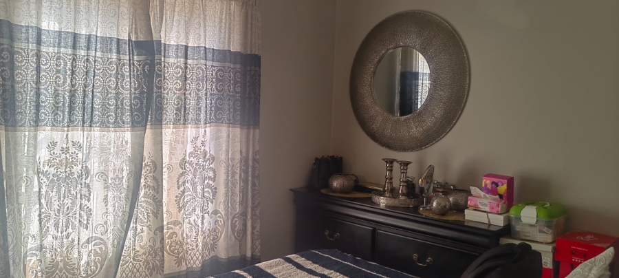 2 Bedroom Property for Sale in Olifantsvlei Gauteng