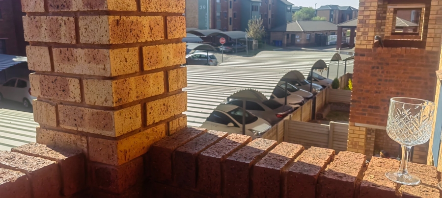 2 Bedroom Property for Sale in Olifantsvlei Gauteng