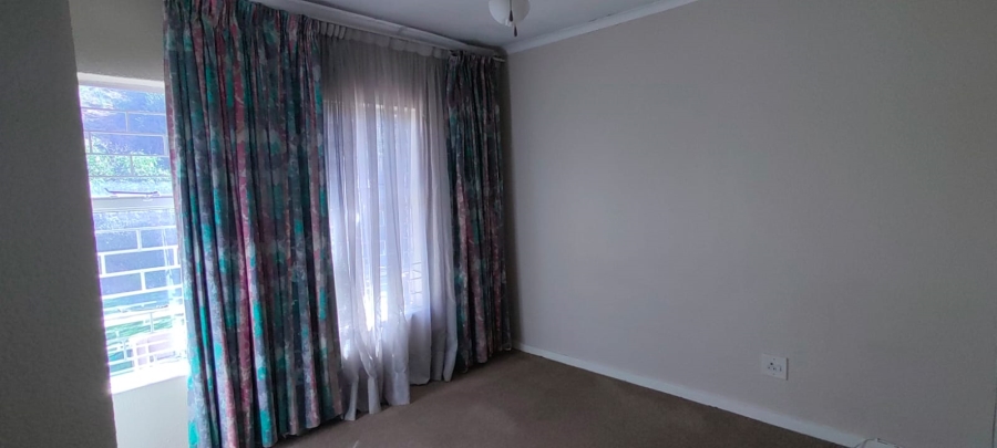 3 Bedroom Property for Sale in Oakdene Gauteng