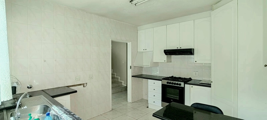 3 Bedroom Property for Sale in Oakdene Gauteng