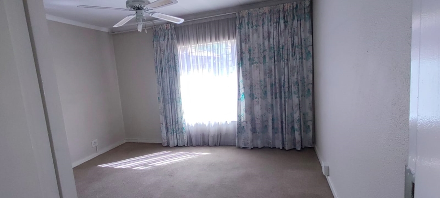 3 Bedroom Property for Sale in Oakdene Gauteng