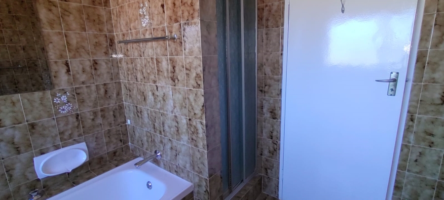 3 Bedroom Property for Sale in Oakdene Gauteng
