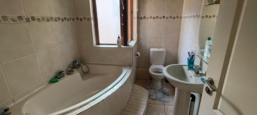 0 Bedroom Property for Sale in Mondeor Gauteng