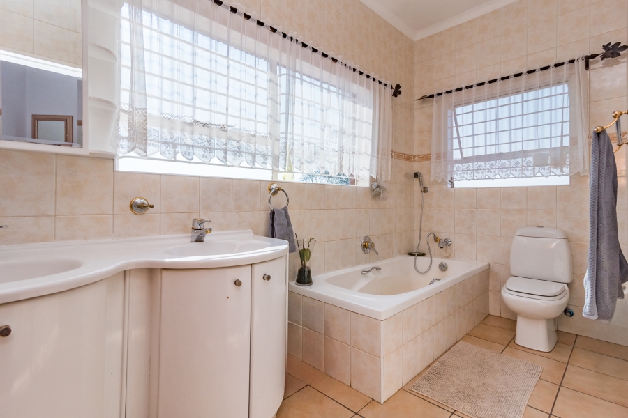 3 Bedroom Property for Sale in Rangeview Gauteng