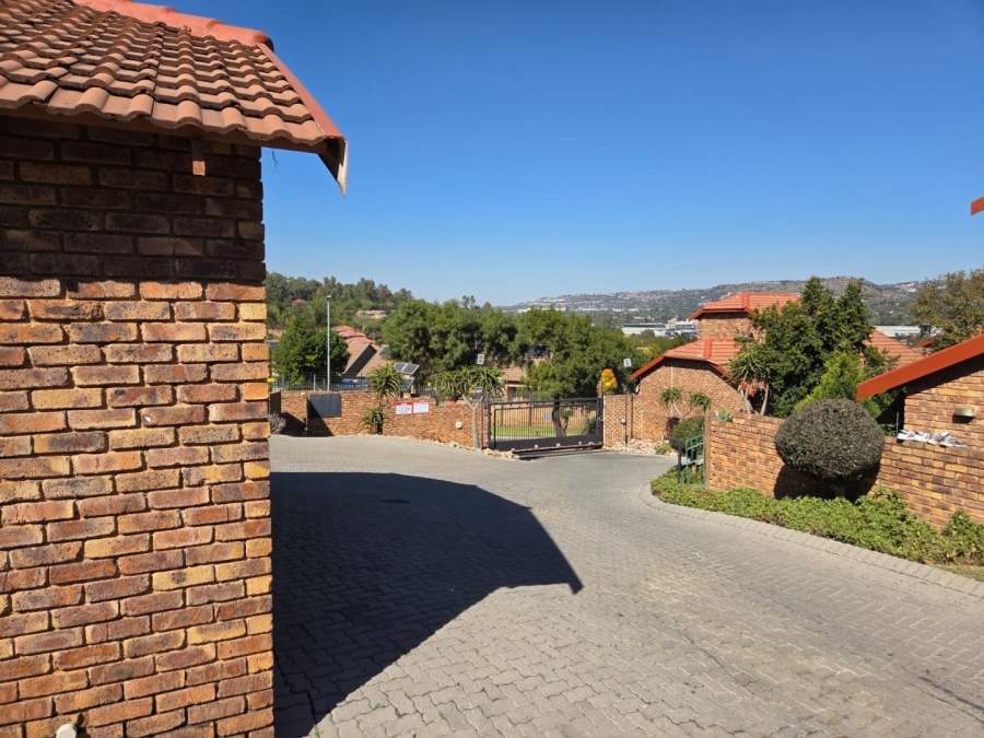 To Let 3 Bedroom Property for Rent in Wilgeheuwel Gauteng