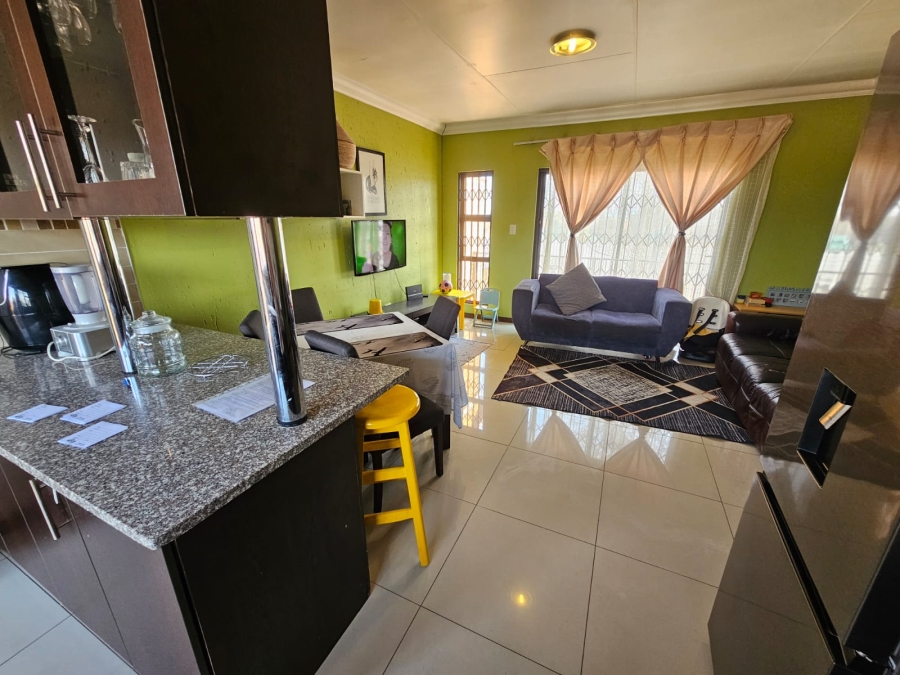 2 Bedroom Property for Sale in Brackendowns Gauteng