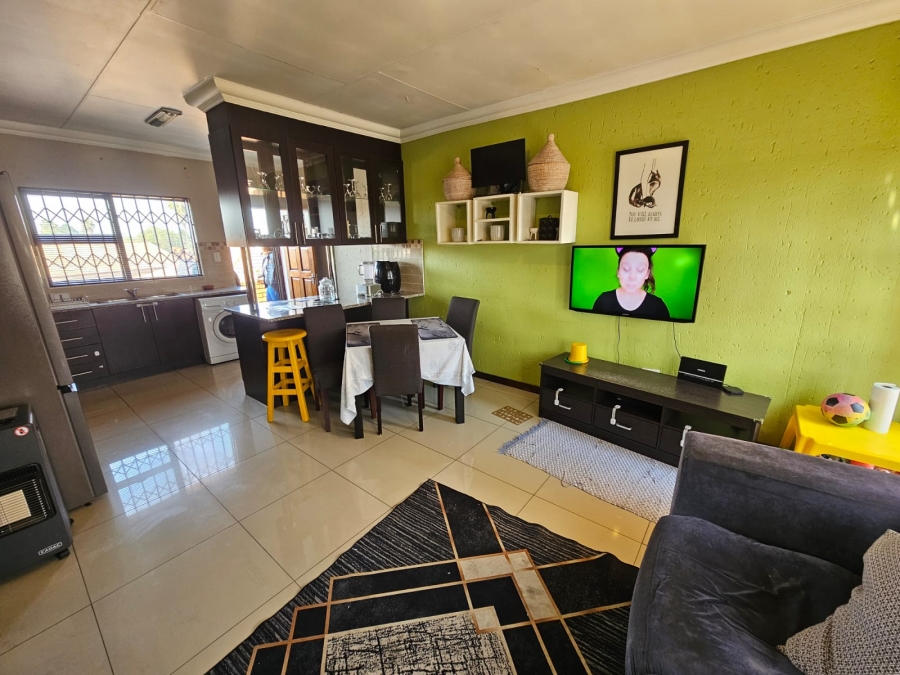 2 Bedroom Property for Sale in Brackendowns Gauteng