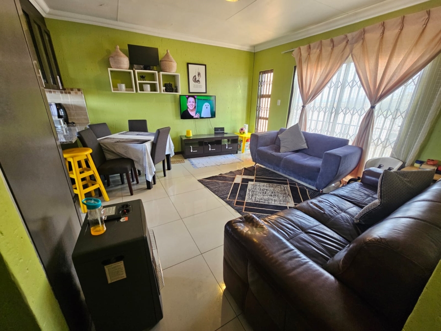2 Bedroom Property for Sale in Brackendowns Gauteng