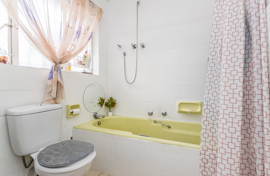 3 Bedroom Property for Sale in Florida Lake Gauteng